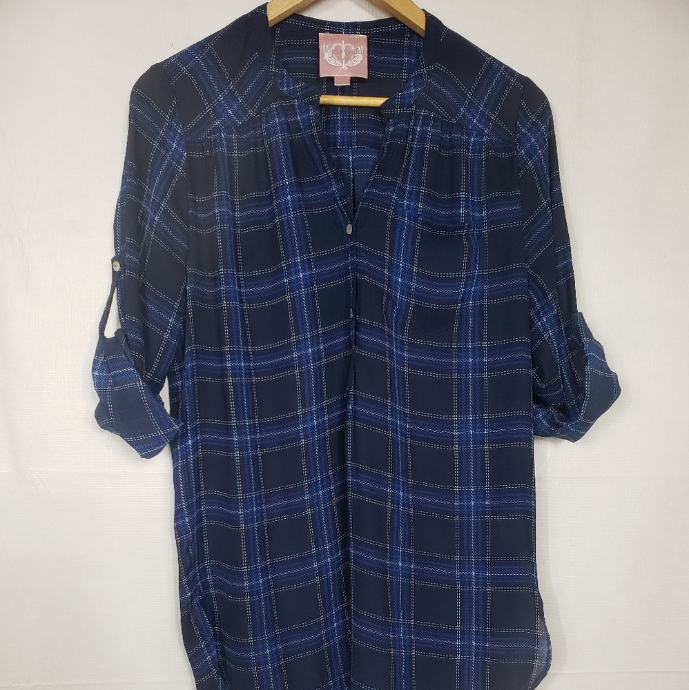 Romeo And Juliet Couture Plaid 3/4 Button Down Top